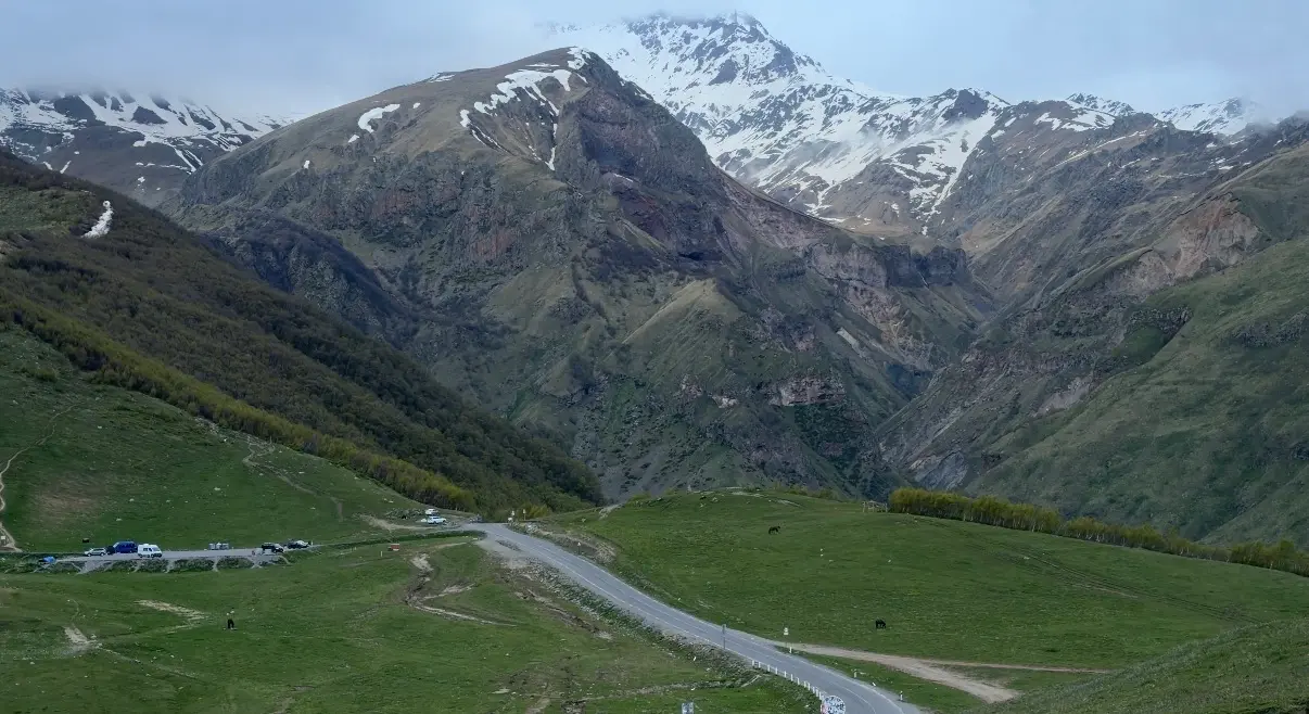 Road to Gergeti